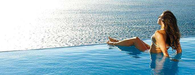 Grecia, în topul celor mai frumoase piscine infinite din lume