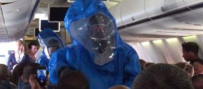 Panică în avion din cauza unei glume cu Ebola