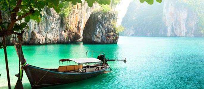 Mai mulţi turişti în Thailanda, în ciuda violenţelor din 2014