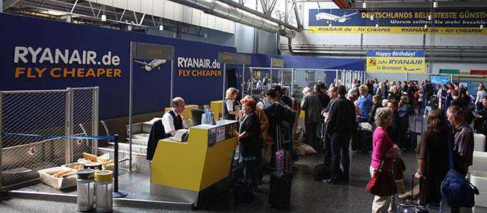 Lupta Ryanair împotriva agenților online ajunge în instanțele irlandeze