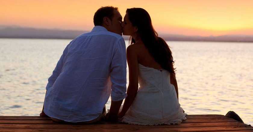 Te logodești? Locuri unice pentru o popunere în Santorini
