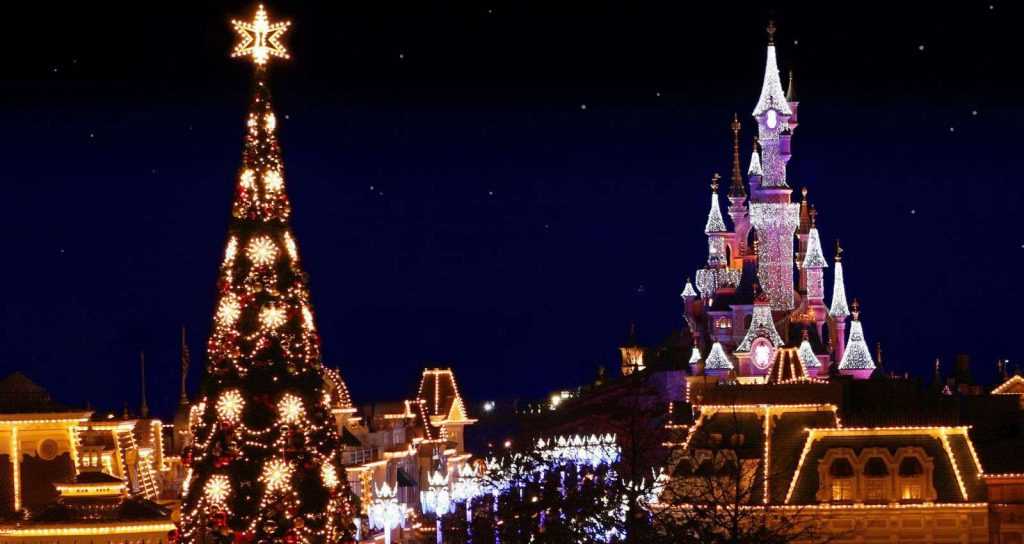 SS-M-French-Paris-disneyland-night-christmas-castle