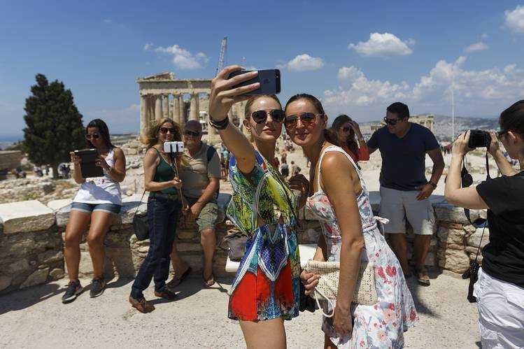 turisti sarai in Grecia