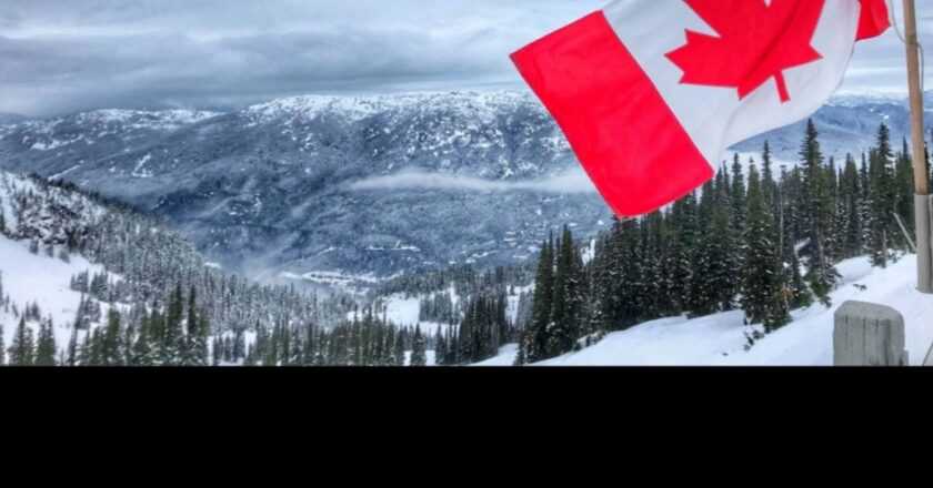 Canada redeschide granitele pentru turistii straini