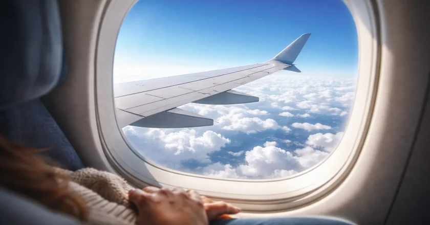 Frica de zbor nu este o slăbiciune. Cum o poți înțelege și gestiona